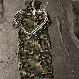 NEW - hooded camo dress w/ pockets and stripes down sleeves